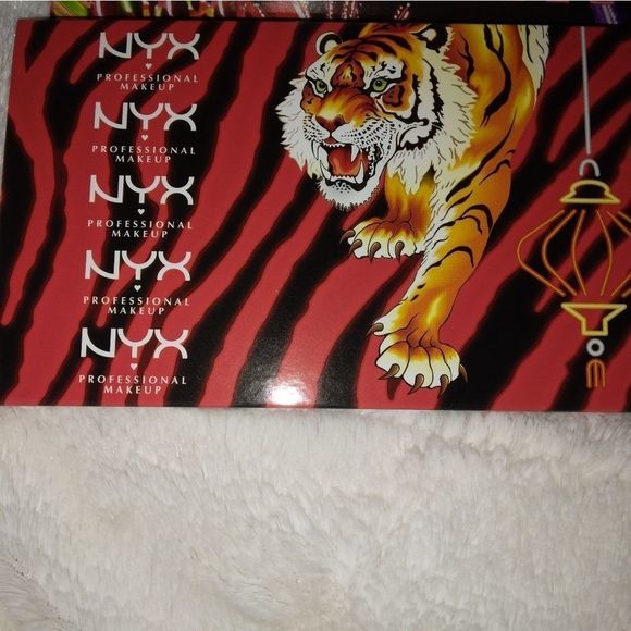 HOST PICK! NYX Tiger Energy Eye Shadow Palette - Picture 5 of 9